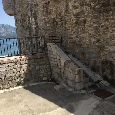 Lägenhet Plaza Stari Grad Pjena Od Mora Budva