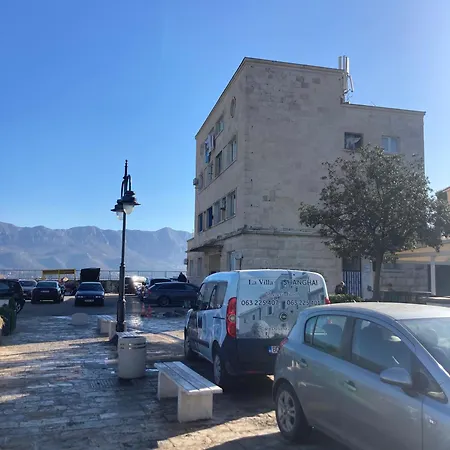 Plaza Stari Grad Pjena Od Mora *
