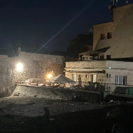 Plaza Stari Grad Pjena Od Mora Lägenhet Budva