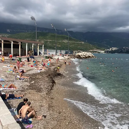 Plaza Stari Grad Pjena Od Mora