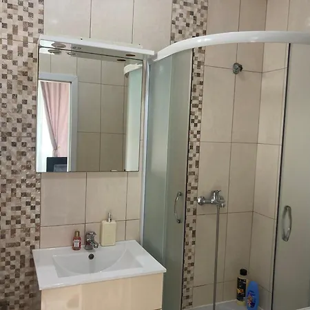 Lägenhet Plaza Stari Grad Pjena Od Mora Budva