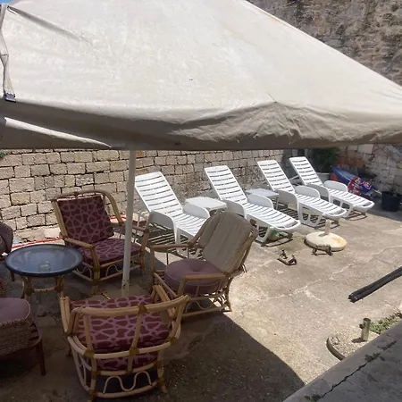 Lägenhet Plaza Stari Grad Pjena Od Mora *