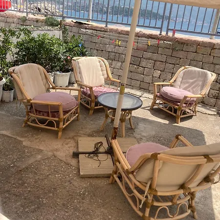 Lägenhet Plaza Stari Grad Pjena Od Mora