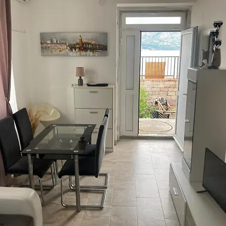 Appartement Plaza Stari Grad Pjena Od Mora *
