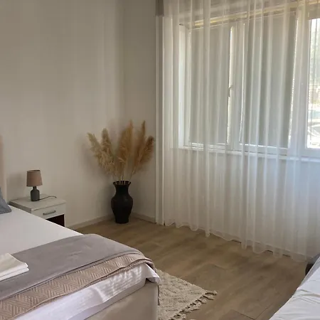 Plaza Stari Grad Pjena Od Mora Appartement